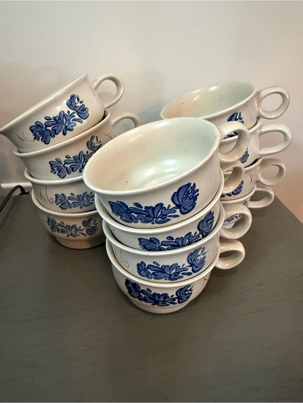Set of 12 Vintage Pfaltzgraff USA Yorktowne Coffee Soup Chili Tea Mugs